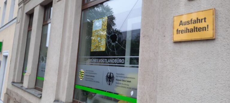 Angriff auf das Büro der Bündnisgrünen in Plauen